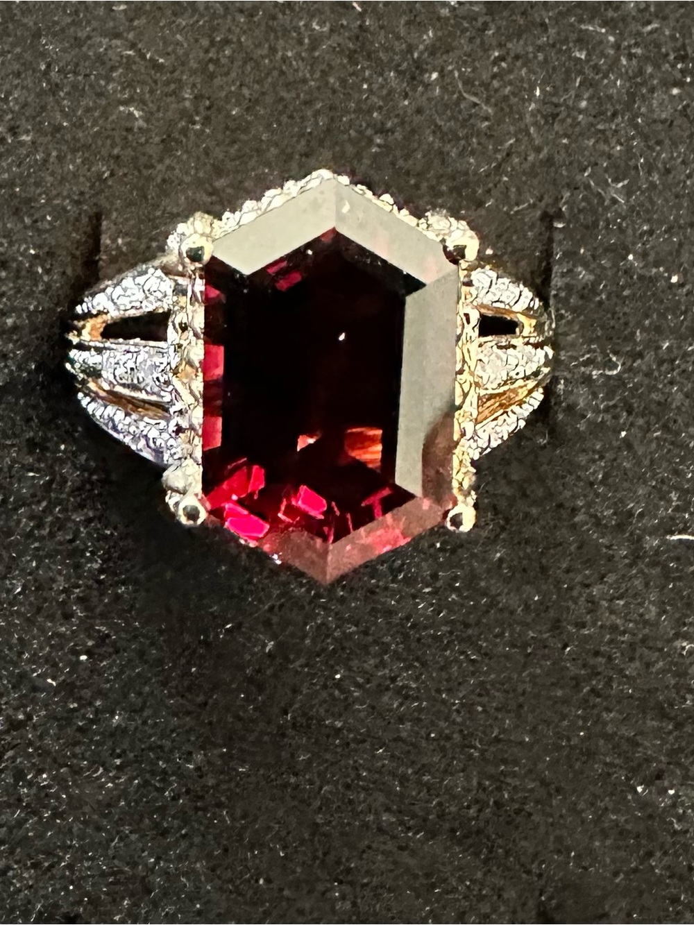 14K Yellow Gold MDA Signed 5+ Carat Hexagonal Cut Wine Garnet & Diamond Ring 7
